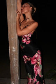 V-Neck Sleeveless Fitted Printed Maxi Maxi Dress