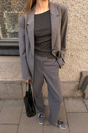 Low-waisted suit trousers